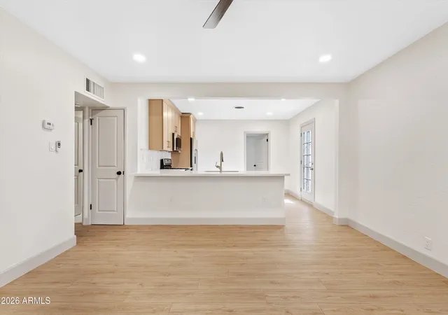 Photo 4 of Townhouse for sale at 610 E San Juan Ave, Phoenix, AZ 85012 | MLS# 6974438 | Listing updated on 2026-08-25