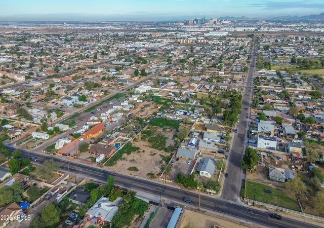 2nd image of 832 E Roeser Rd, Phoenix, AZ 85040 | MLS# 6974743