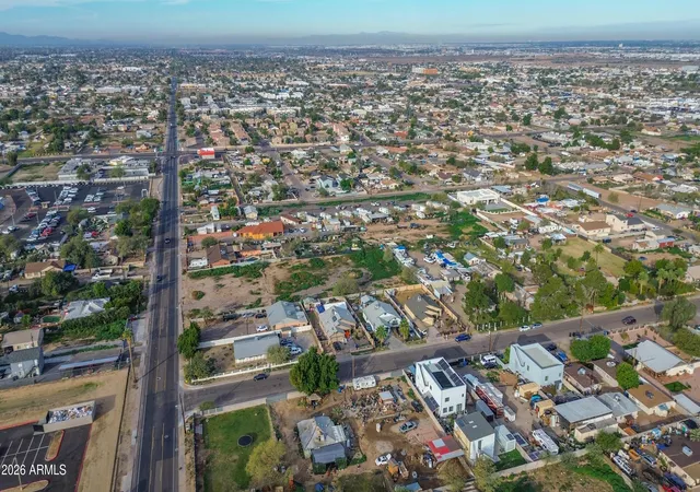 5th image of 832 E Roeser Rd, Phoenix, AZ 85040 | MLS# 6974743