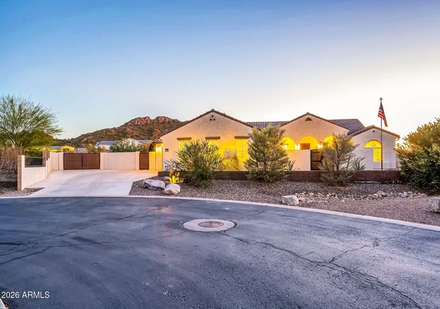 Photo 3 of Single family home for sale at 565 W Perkins St, San Tan Valley, AZ 85143 | MLS# 6980776 | Listing updated on 2026-04-29