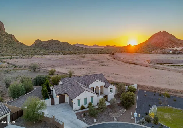 Photo 4 of Single family home for sale at 565 W Perkins St, San Tan Valley, AZ 85143 | MLS# 6980776 | Listing updated on 2026-04-29