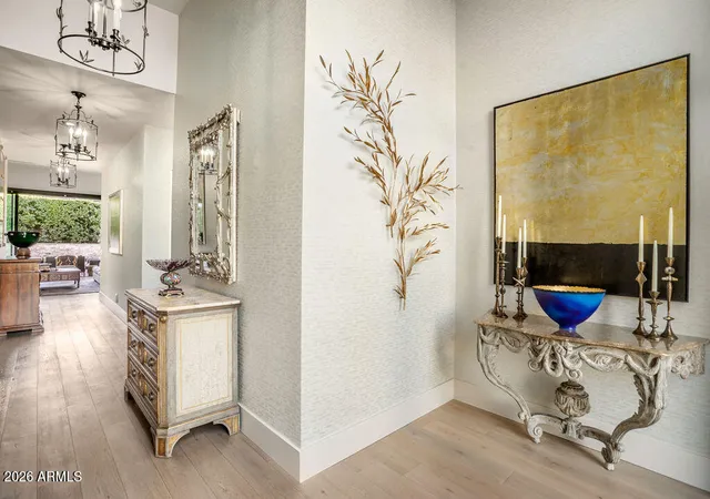 Photo 2 of Sale Pending at 6863 E Joshua Tree Ln, Paradise Valley, AZ 85253 | MLS# 6977789 | Listing updated on 2026-06-22