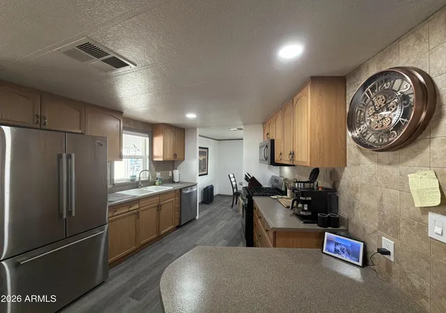 Photo 3 of Manufactured home for sale at 305 S Val Vista Dr #292, Mesa, AZ 85204 | MLS# 6976730 | Listing updated on 2026-09-13