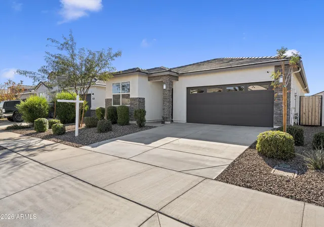 Homes for sale in Wittmann, AZ | 18563 W Desert Hollow Dr, Wittmann, AZ 85361 | MLS# 6978491