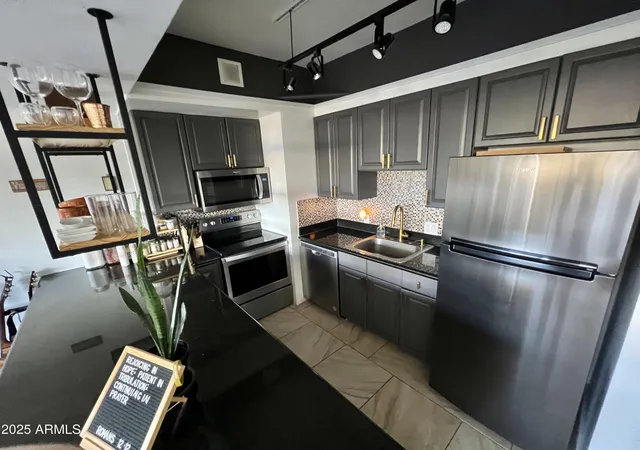 3rd image of 4750 N Central Ave #1N, Phoenix, AZ 85012 | MLS# 6978990