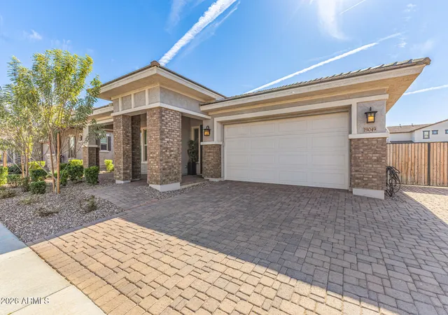Photo 4 of Sale Pending at 19049 E Celtic Manor Dr, Queen Creek, AZ 85142 | MLS# 6982227 | Listing updated on 2026-07-03