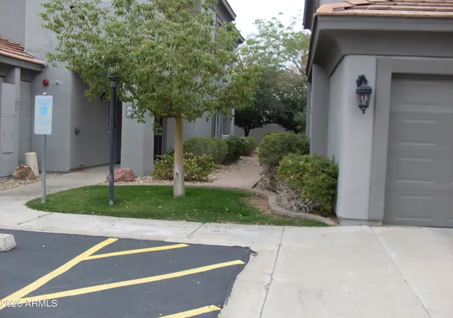 Homes for sale in Glendale, AZ | 7401 W Arrowhead Clubhouse Dr #1001, Glendale, AZ 85308 | MLS# 7007673