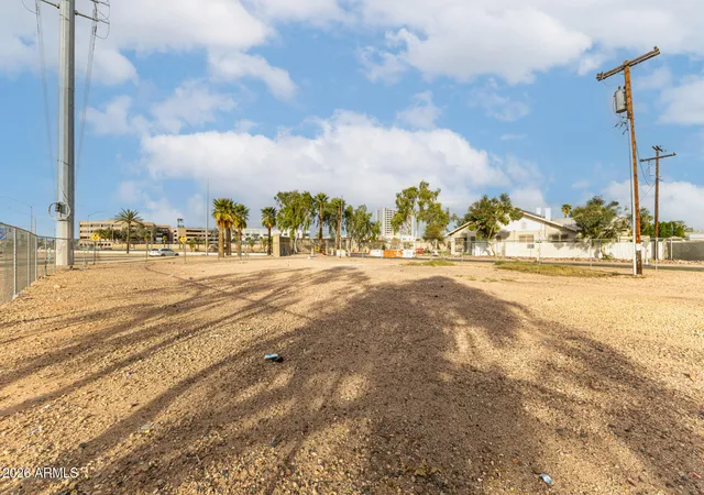 2nd image of 1125 N 7th St, Phoenix, AZ 85006 | MLS# 6981475