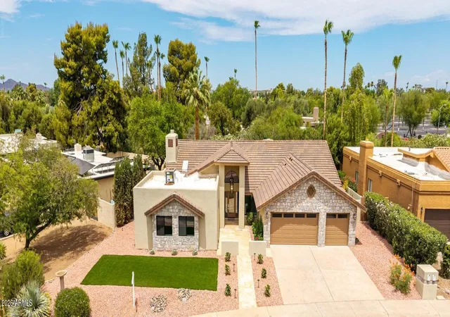 Photo 3 of Single family home for sale at 10052 N 76th Place, Scottsdale, AZ 85258 | MLS# 7046988 | Listing updated on 2026-09-13