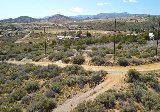 Photo 2 of Land for sale at 11425 S Hackberry Rd, Mayer, AZ 86333 | MLS# 6982110 | Listing updated on 2026-09-10