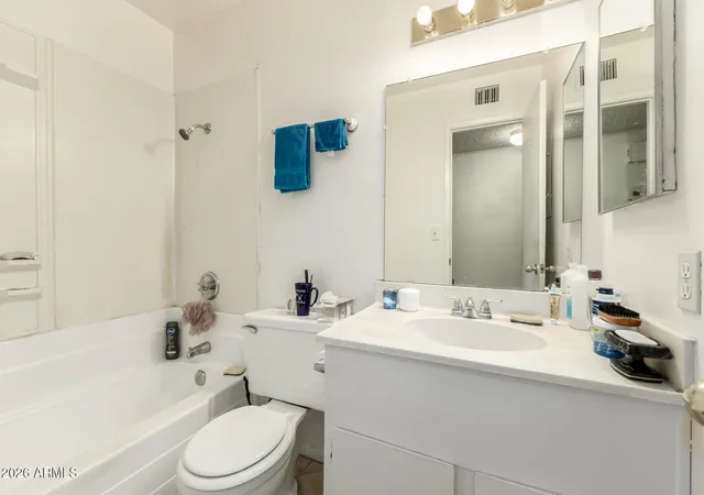 Photo 3 of Townhouse for sale at 3302 W Northern Ave, Phoenix, AZ 85051 | MLS# 6989127 | Listing updated on 2026-08-25