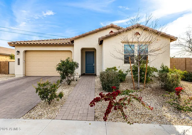 3rd image of 11015 W Mobile Ln, Tolleson, AZ 85353 | MLS# 6983585