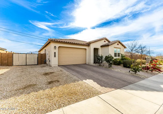 4th image of 11015 W Mobile Ln, Tolleson, AZ 85353 | MLS# 6983585