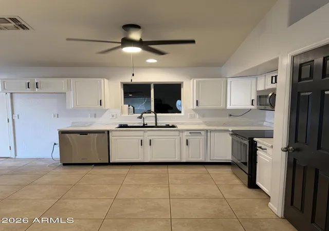 Photo 4 of Single family home for sale at 33665 S Incline Dr, Black Canyon City, AZ 85324 | MLS# 6984266 | Listing updated on 2026-09-28