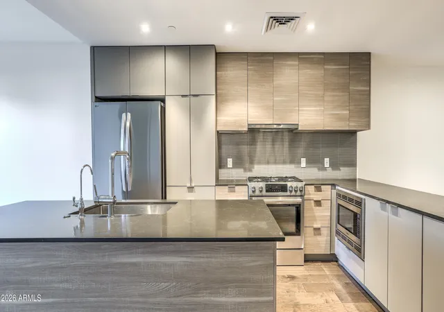 2nd image of 2300 E Campbell Ave #121, Phoenix, AZ 85016 | MLS# 6984797