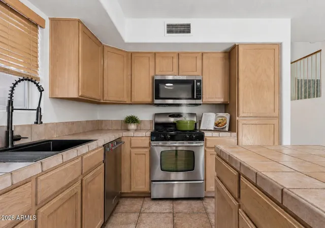 Photo 4 of Single family home for sale at 3884 E Stanford Ave, Gilbert, AZ 85234 | MLS# 7020507 | Listing updated on 2026-09-19