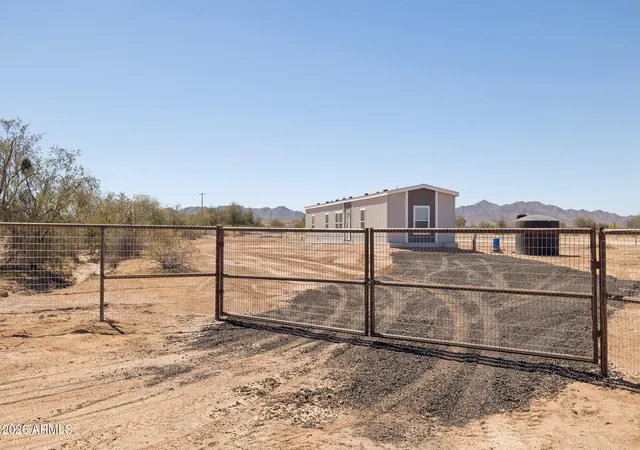 Photo 4 of Sale Pending at 50044 W Century Rd, Maricopa, AZ 85139 | MLS# 6987467 | Listing updated on 2026-09-30