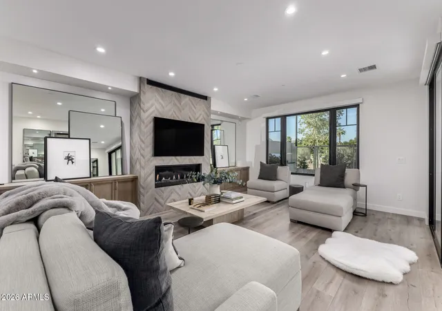 Photo 3 of Townhouse for sale at 6500 E Camelback Rd #1010, Scottsdale, AZ 85251 | MLS# 6992113 | Listing updated on 2026-10-03