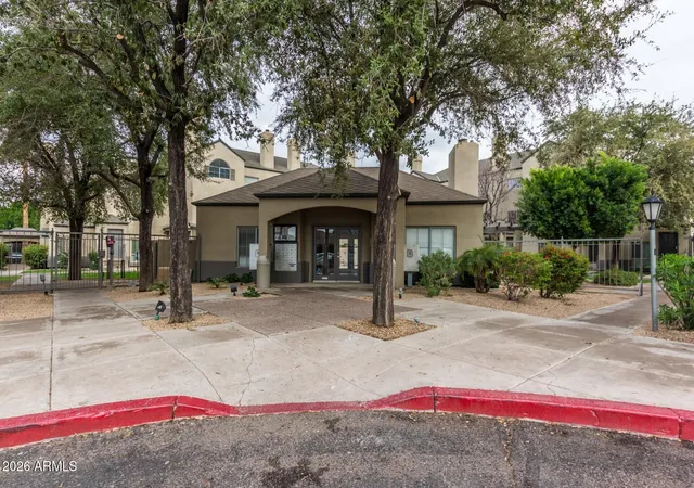 Homes for sale in Phoenix, AZ | 100 E Fillmore Street, Phoenix, AZ 85004 | Houzeo
