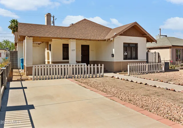 Homes for sale in Phoenix, AZ | 1237 E Pierce St, Phoenix, AZ 85006 | MLS# 7019812
