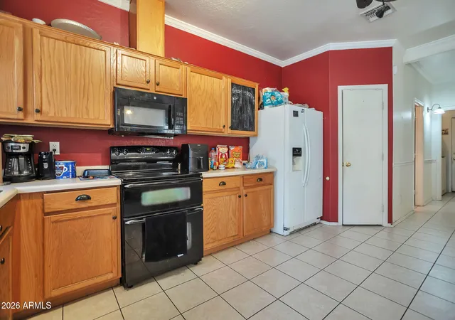 Photo 4 of Single family home for sale at 7051 W Lincoln St, Peoria, AZ 85345 | MLS# 6986106 | Listing updated on 2026-03-27