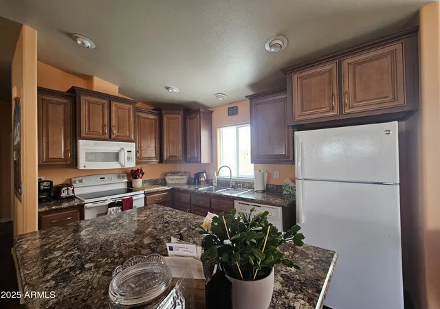 Photo 3 of Manufactured home for sale at 650 N Hawes Rd #4326, Mesa, AZ 85207 | MLS# 6989598 | Listing updated on 2026-08-11