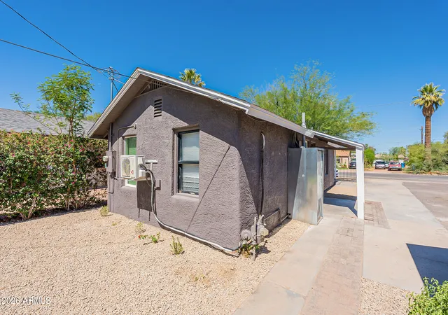 Photo 4 of Townhouse for sale at 1425 E Roosevelt St, Phoenix, AZ 85006 | MLS# 6986269 | Listing updated on 2026-08-25