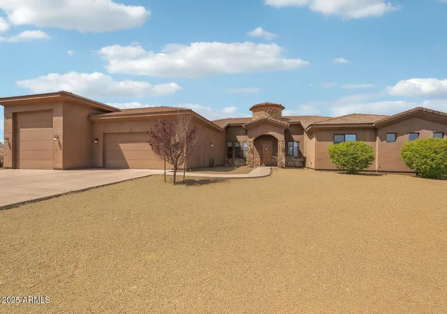 Homes for sale in Mayer, AZ | 15035 E Countryside Rd, Mayer, AZ 86333 | MLS# 6987981