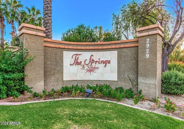 Homes for sale in Phoenix, AZ | 2929 W Yorkshire Drive, Phoenix, AZ 85027 | Houzeo