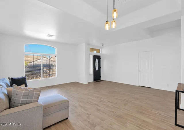 4th image of 907 E Gary Ln, Phoenix, AZ 85042 | MLS# 6988720