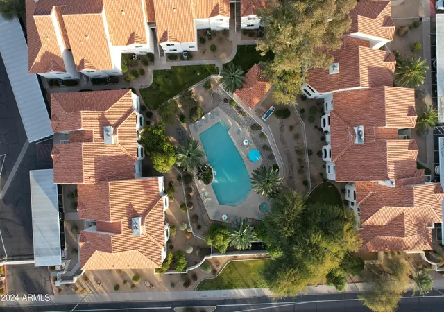 3rd image of 10401 N 52Nd St, Paradise Valley, AZ 85253
