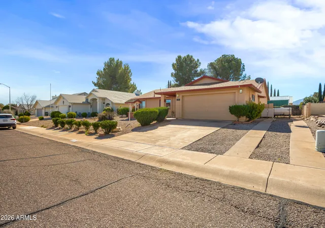 Photo 3 of Single family home for sale at 2876 Ridge Crst St, Sierra Vista, AZ 85650 | MLS# 6988974 | Listing updated on 2026-08-17