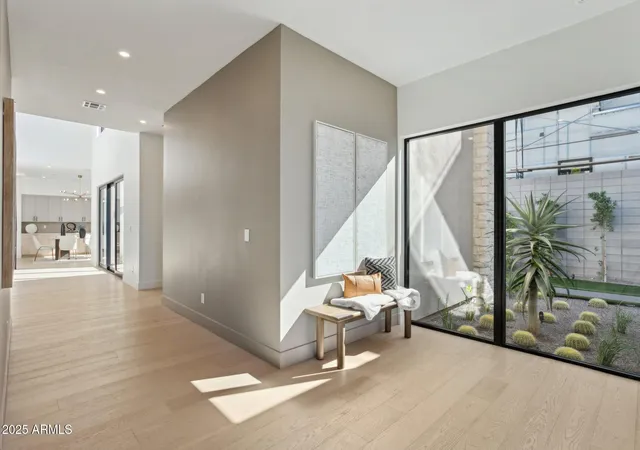 Photo 4 of Sale Pending at 1830 E Palmaire Ave, Phoenix, AZ 85020 | MLS# 6988999 | Listing updated on 2026-08-11