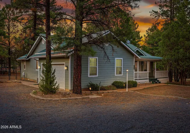 Homes for sale in Overgaard, AZ | 2236 Cross Country Rd, Overgaard, AZ 85933 | MLS# 6994276