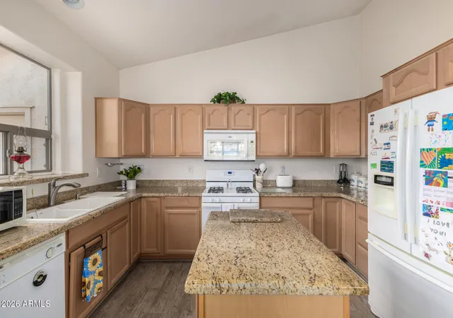 Photo 4 of Single family home for sale at 18186 W Continental Pkwy, Surprise, AZ 85374 | MLS# 6989508 | Listing updated on 2026-09-21