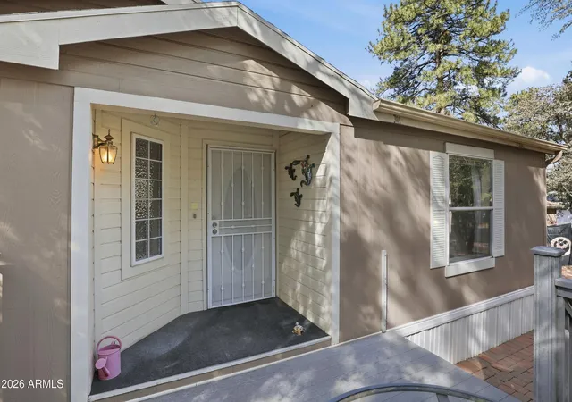 Photo 2 of Manufactured home for sale at 305 E Eidelweiss Cir, Payson, AZ 85541 | MLS# 6997863 | Listing updated on 2026-09-29