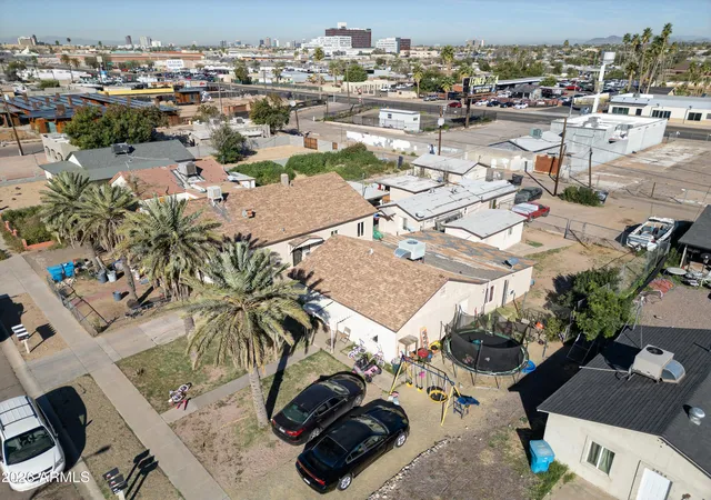 2nd image of 2916 E Monroe St, Phoenix, AZ 85034 | MLS# 6990042