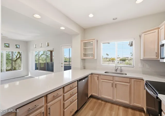 Listing Photo 5 - Condo for sale in building located at 8880 E Paraiso Dr, Scottsdale, AZ 85255 - Unit #201