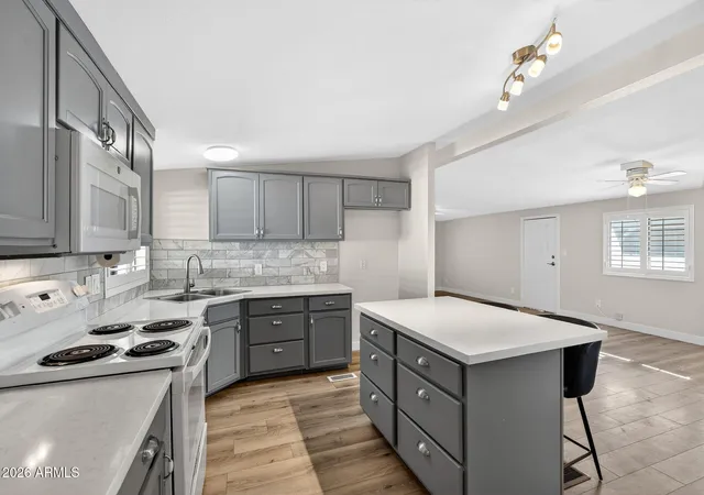 Homes for sale in Peoria, AZ | 11275 N 99Th Ave #13, Peoria, AZ 85345 | MLS# 6993167