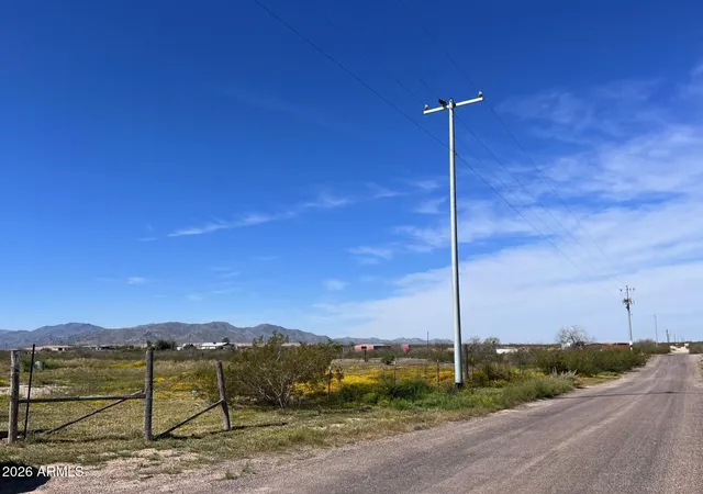 Photo 4 of Sale Pending at 18579 W Pinnacle Peak Rd, Surprise, AZ 85387 | MLS# 6994543 | Listing updated on 2026-10-10