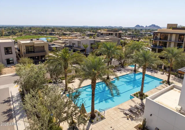 2nd image of 5000 N Camelback Ridge Dr, Scottsdale, AZ 85251