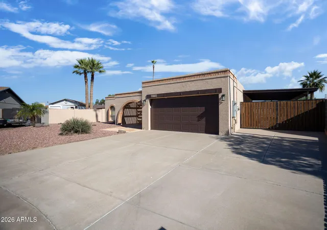 Photo 4 of Single family home for sale at 1722 W Saint Moritz Ln, Phoenix, AZ 85023 | MLS# 6992865 | Listing updated on 2026-10-07