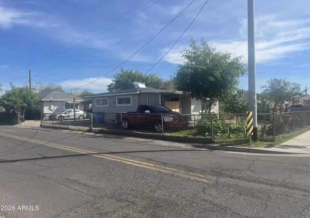 Photo 3 of Sale Pending at 347 N 16th Avenue, Phoenix, AZ 85007 | MLS# 6992517 | Listing updated on 2026-09-17