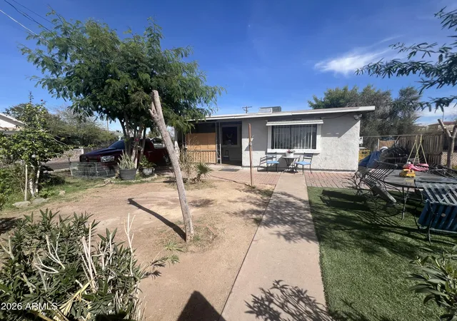 Photo 3 of Sale Pending at 347 N 16th Avenue, Phoenix, AZ 85007 | MLS# 6992517 | Listing updated on 2026-09-17