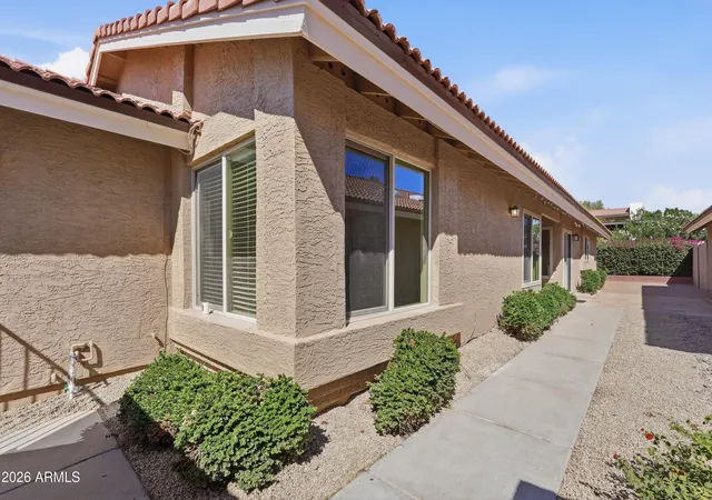 Photo 4 of Sale Pending at 8832 E Sunnyside Dr, Scottsdale, AZ 85260 | MLS# 6993829 | Listing updated on 2026-09-15