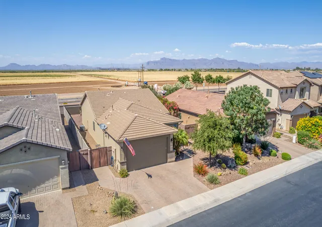 Photo 2 of Single family home for sale at 552 W Honey Locust Ave, San Tan Valley, AZ 85140 | MLS# 6994733 | Listing updated on 2026-07-22