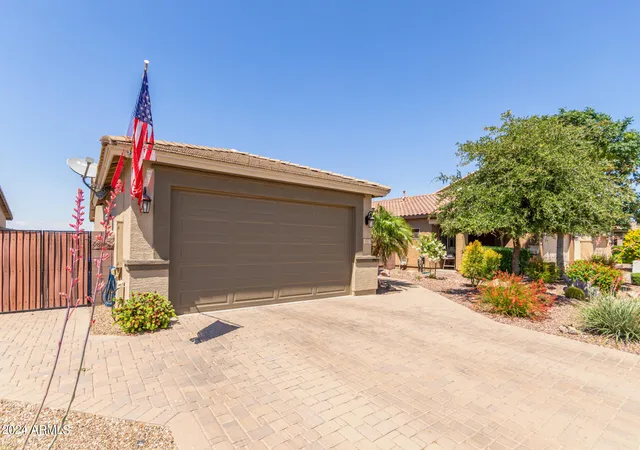 Photo 4 of Single family home for sale at 552 W Honey Locust Ave, San Tan Valley, AZ 85140 | MLS# 6994733 | Listing updated on 2026-07-22