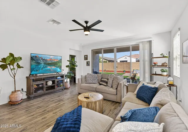 Photo 4 of Single family home for sale at 9440 W Willow Bnd Ln, Phoenix, AZ 85037 | MLS# 6996019 | Listing updated on 2026-10-16
