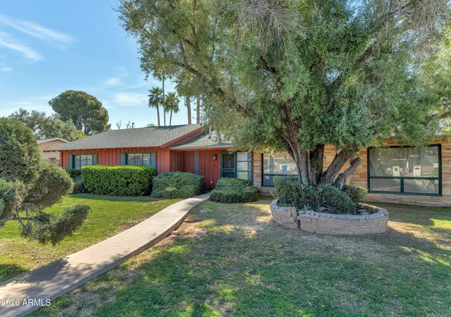 Photo 2 of Single family home for sale at 301 E Mclellan Blvd, Phoenix, AZ 85012 | MLS# 6994833 | Listing updated on 2026-07-24