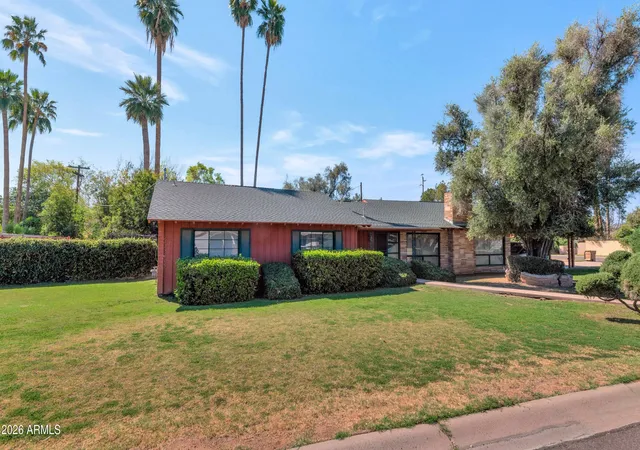 Photo 3 of Single family home for sale at 301 E Mclellan Blvd, Phoenix, AZ 85012 | MLS# 6994833 | Listing updated on 2026-07-24